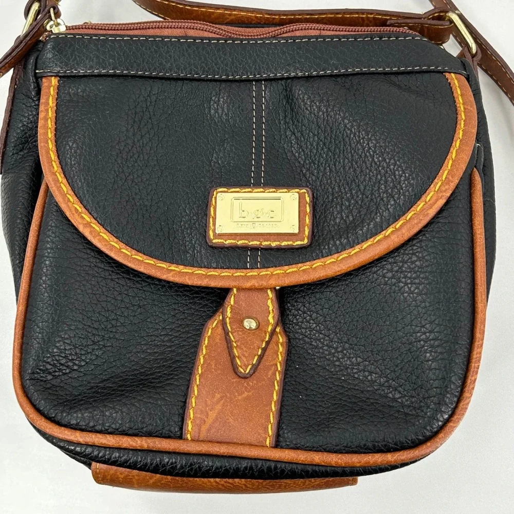 b.o.c. Born Concept‎ Black Tan Faux Leather Triple Zip Crossbody Organizer Bag